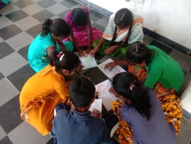 Kinder aus Indien die von JUJUIN Schulunterstützung bekommen
