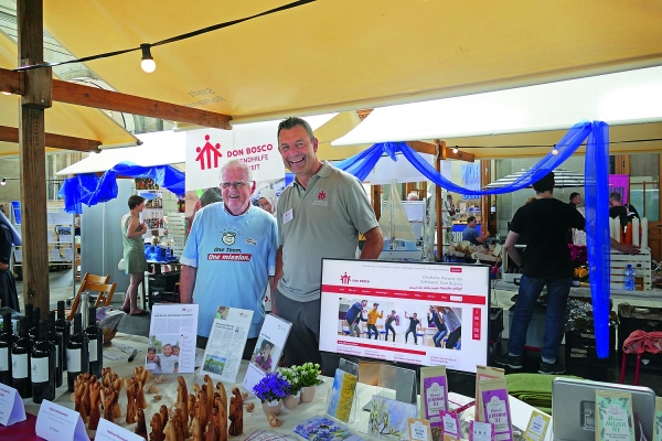 P. Bruno Oegerli und Markus Burri auf dem Klostermarkt Zürich