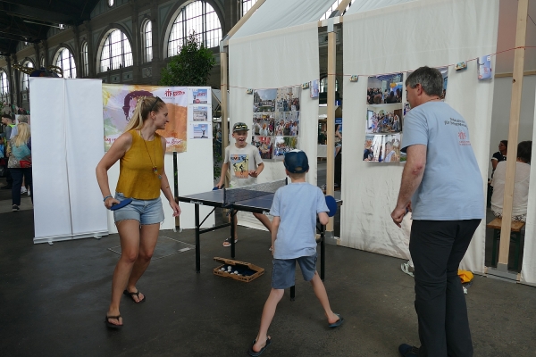Tischtennis auf dem Klostermarkt Zürich